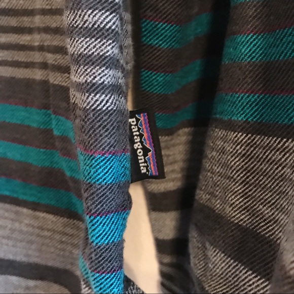 Patagonia women’s casual striped button down - Picture 5 of 7